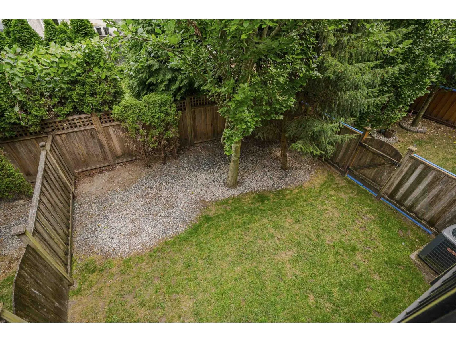 18 3303 ROSEMARY HEIGHTS CRESCENT