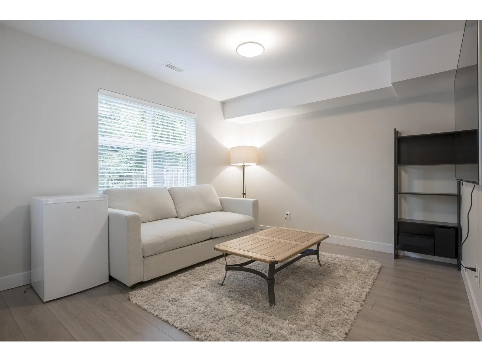 18 3303 ROSEMARY HEIGHTS CRESCENT