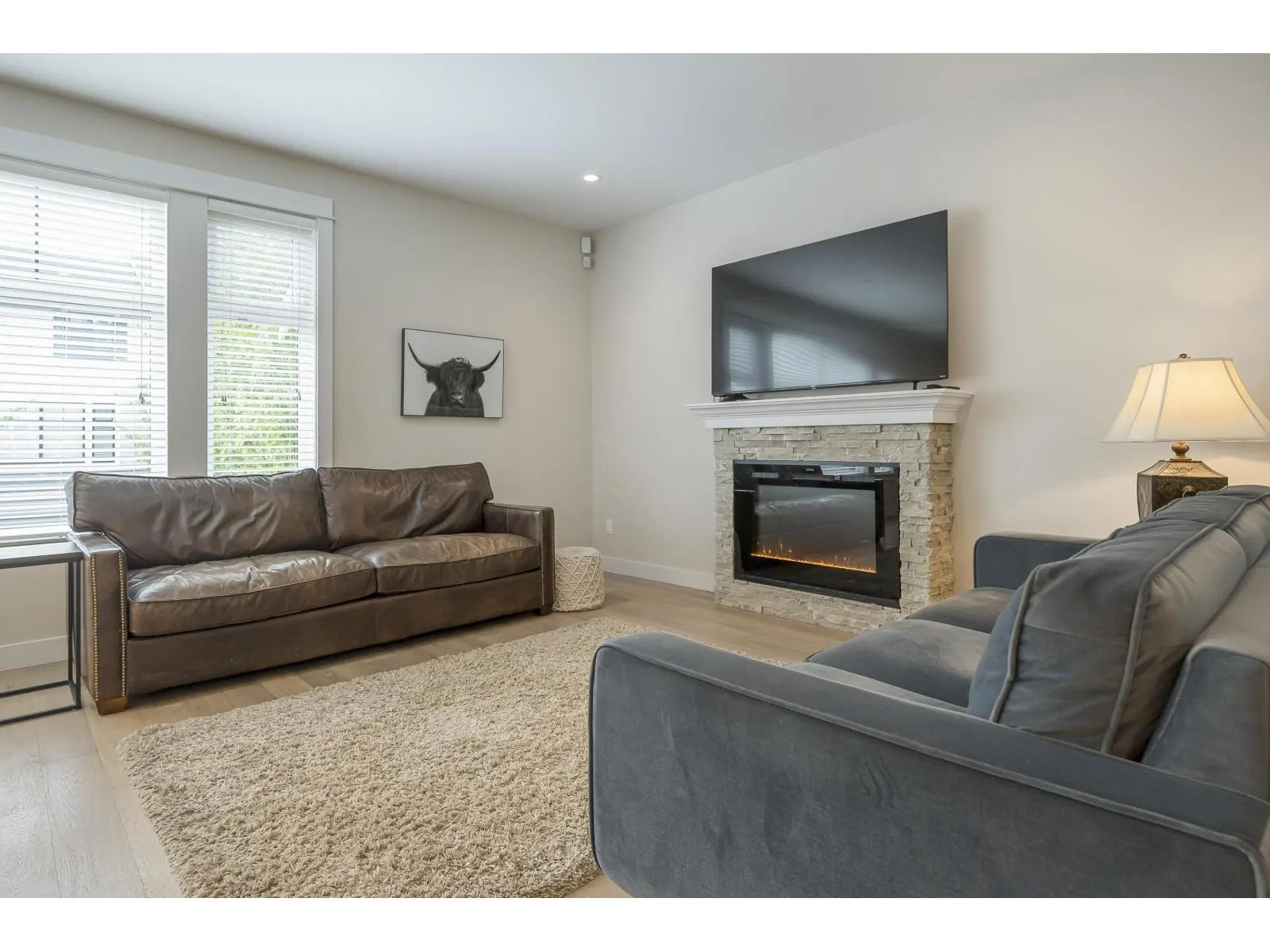 18 3303 ROSEMARY HEIGHTS CRESCENT
