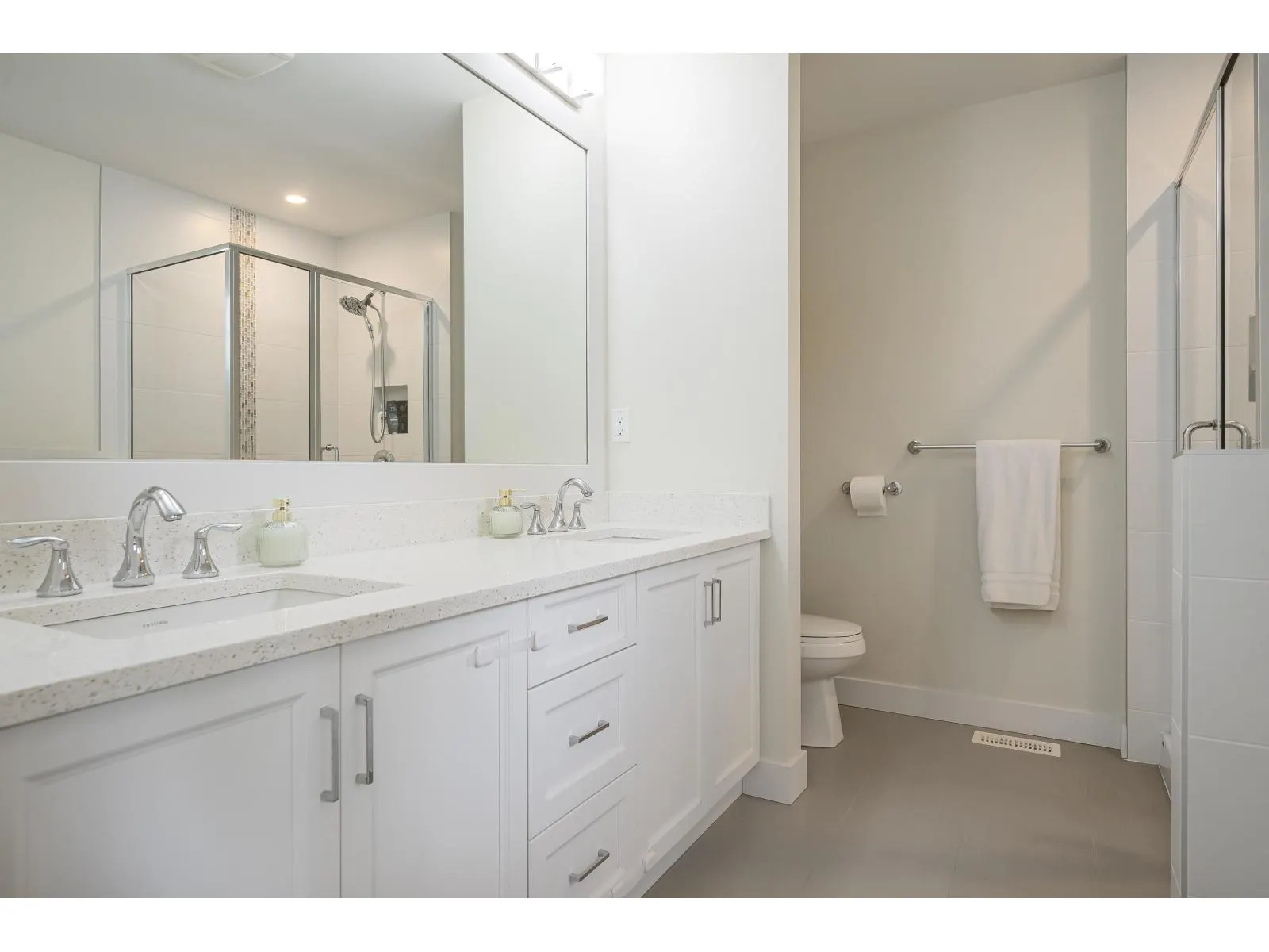 18 3303 ROSEMARY HEIGHTS CRESCENT