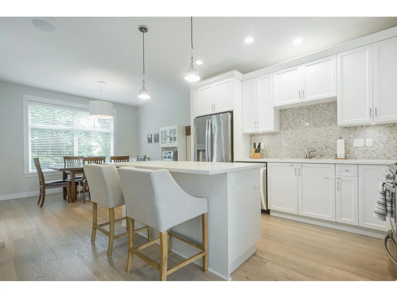 18 3303 ROSEMARY HEIGHTS CRESCENT