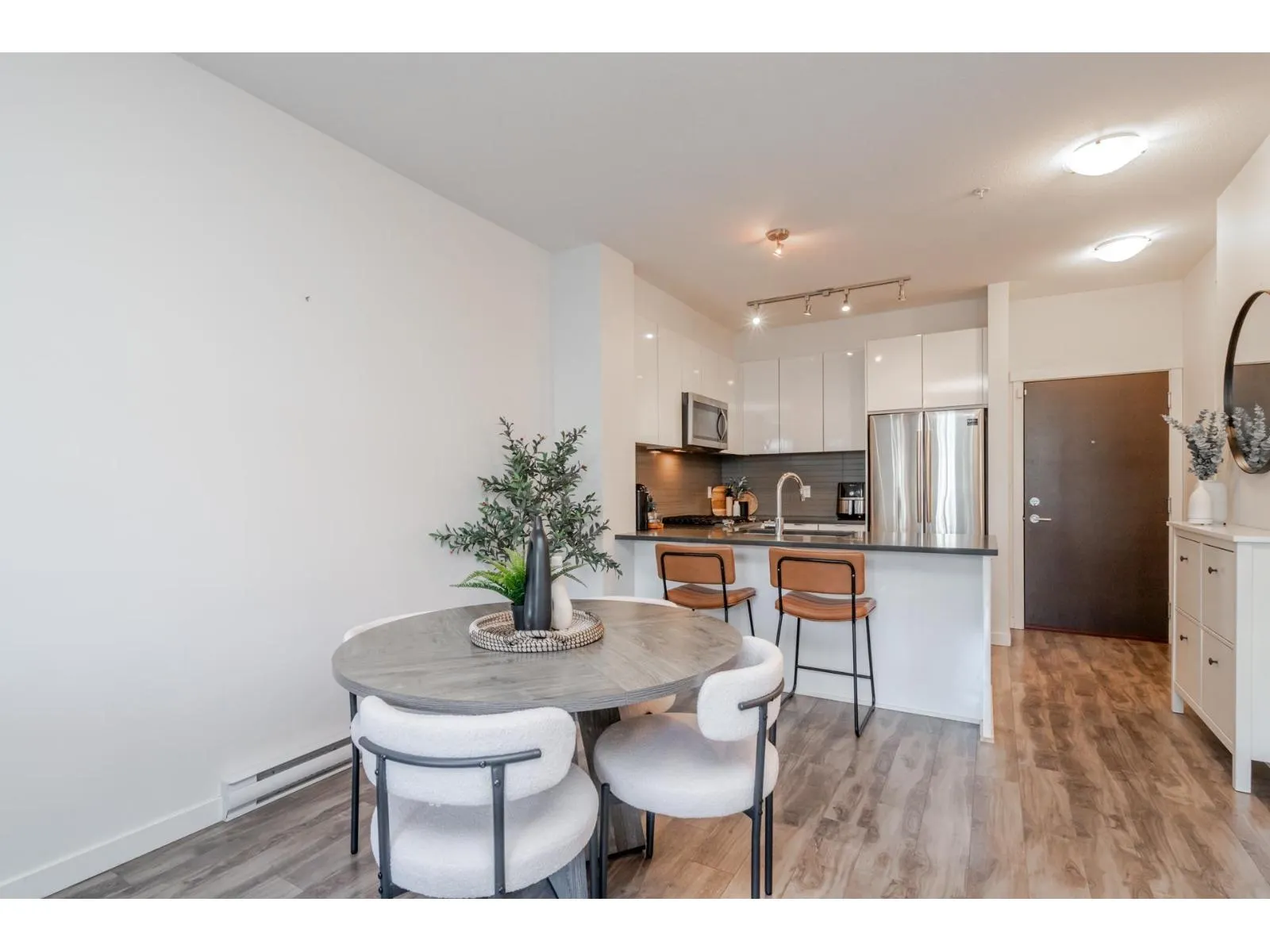 101 15137 33 AVENUE