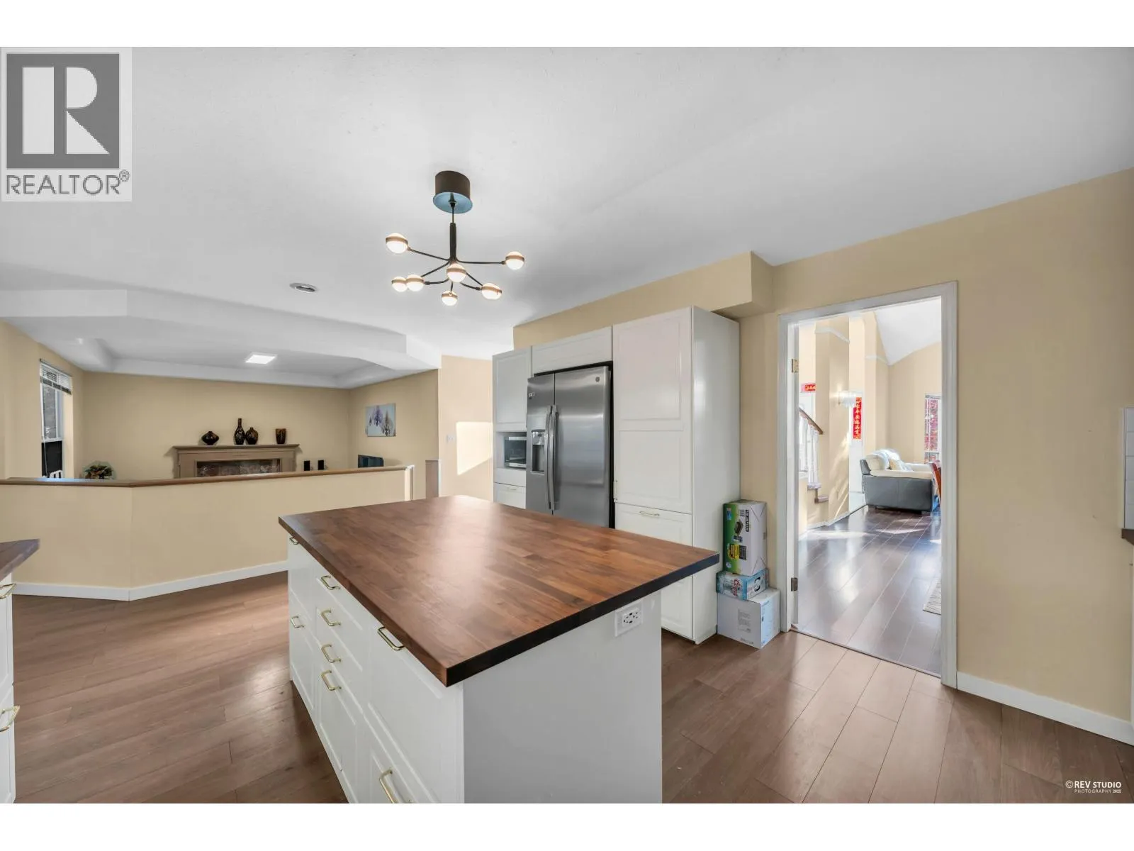 2233 MONASHEE COURT