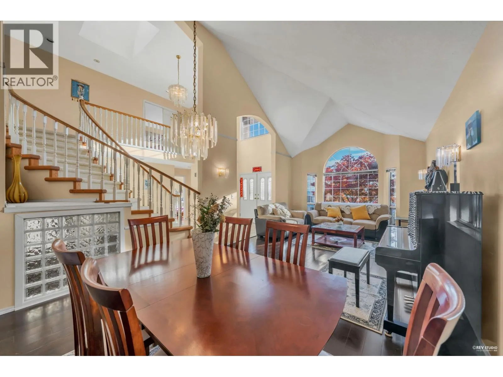 2233 MONASHEE COURT