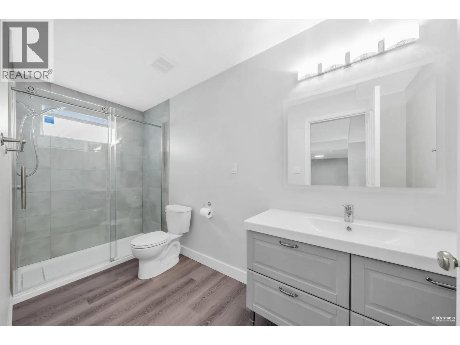 2233 MONASHEE COURT