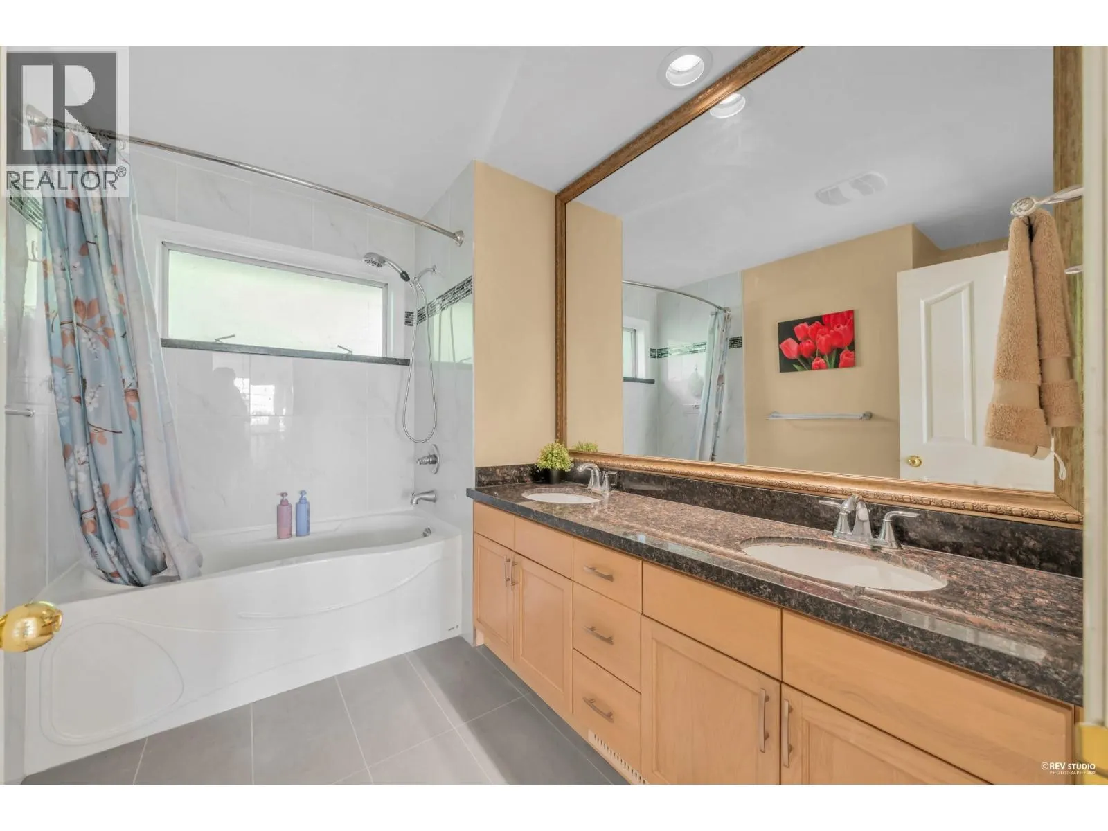 2233 MONASHEE COURT