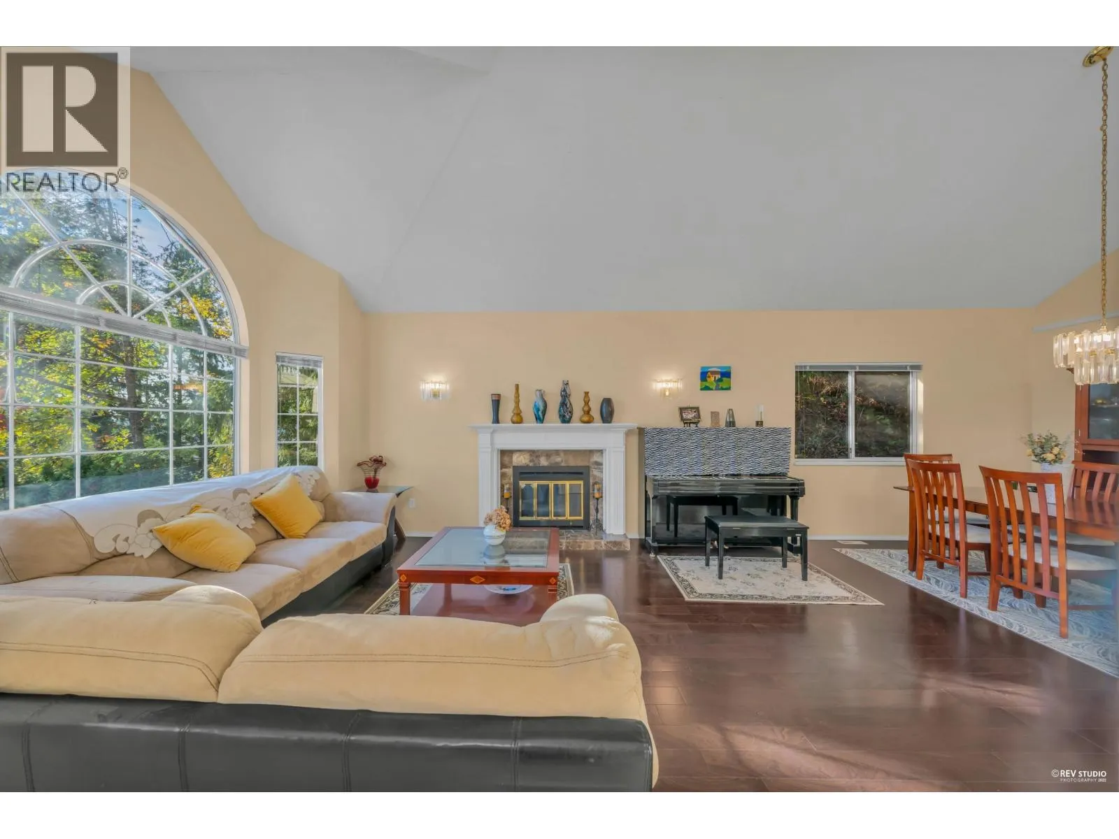 2233 MONASHEE COURT