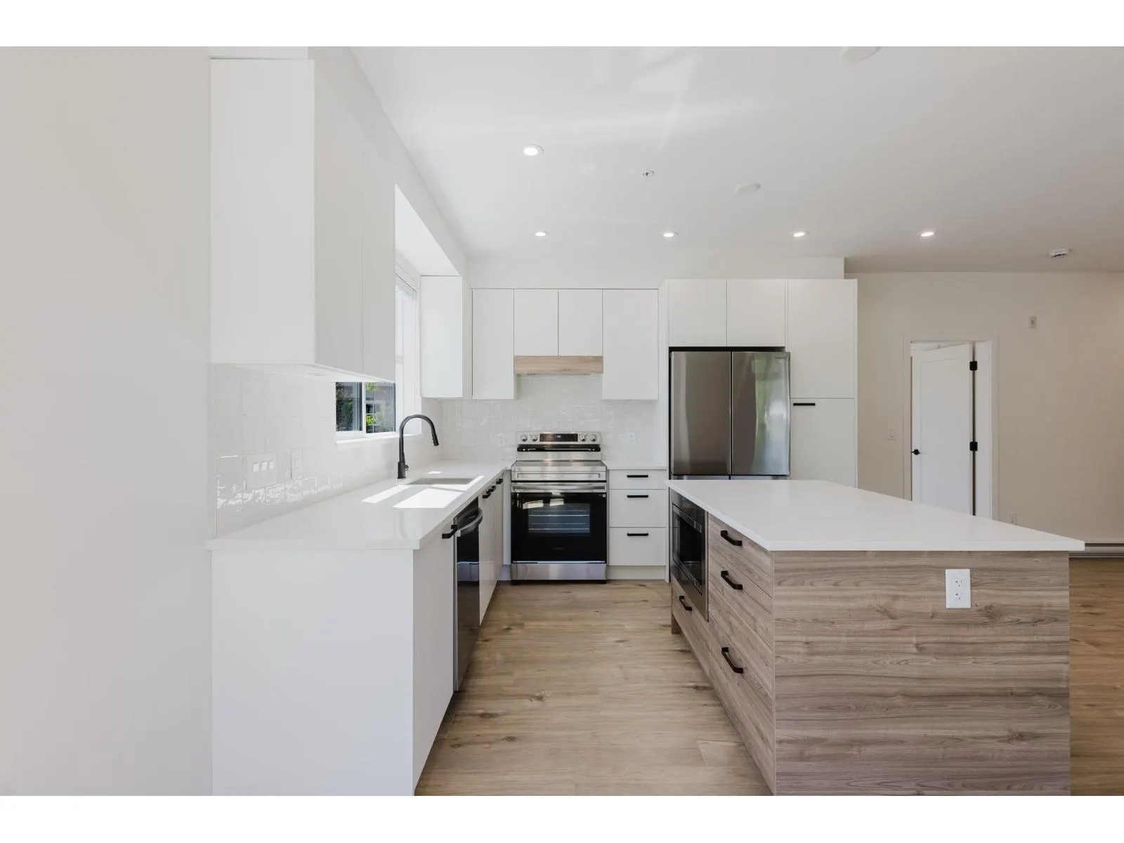 111 33920 BEST AVENUE