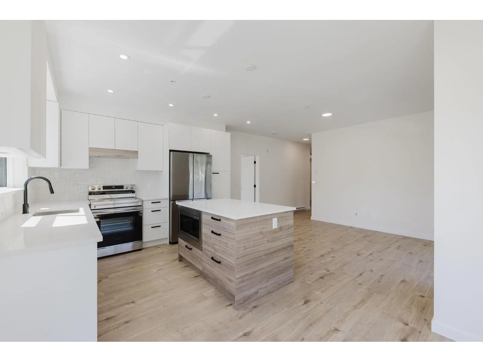 111 33920 BEST AVENUE