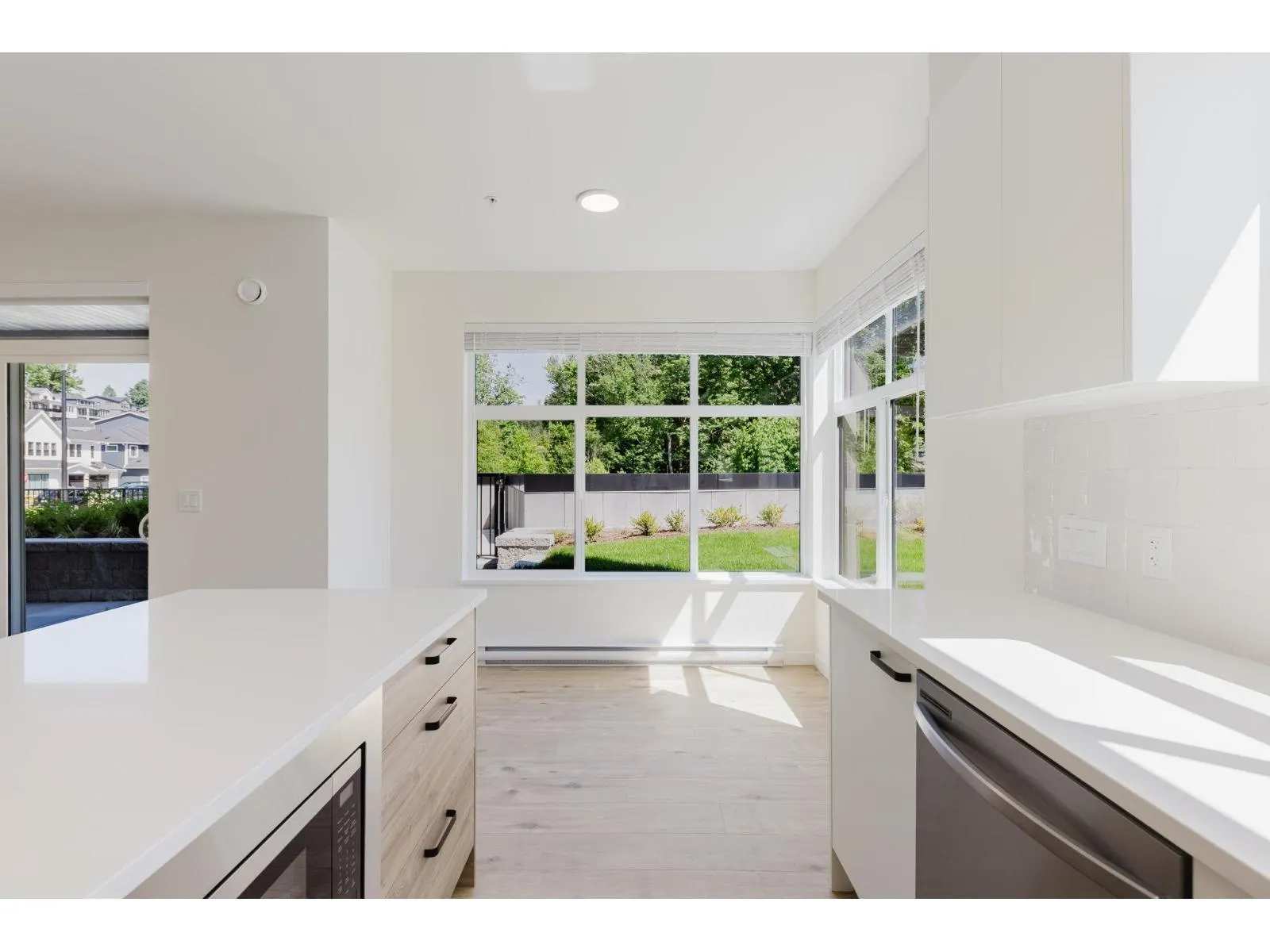 111 33920 BEST AVENUE