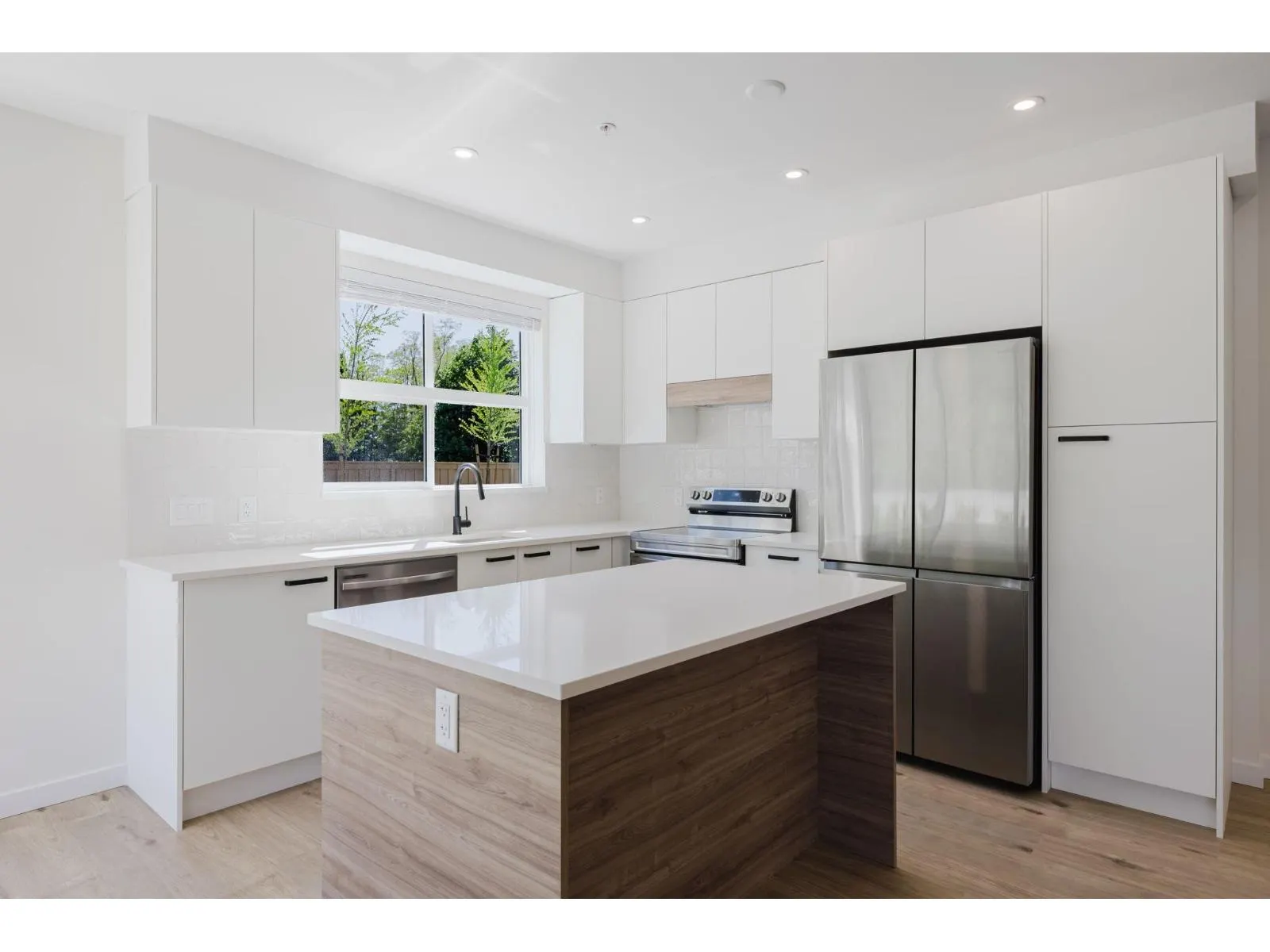 111 33920 BEST AVENUE