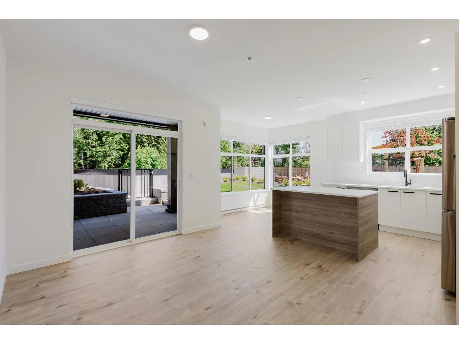 111 33920 BEST AVENUE