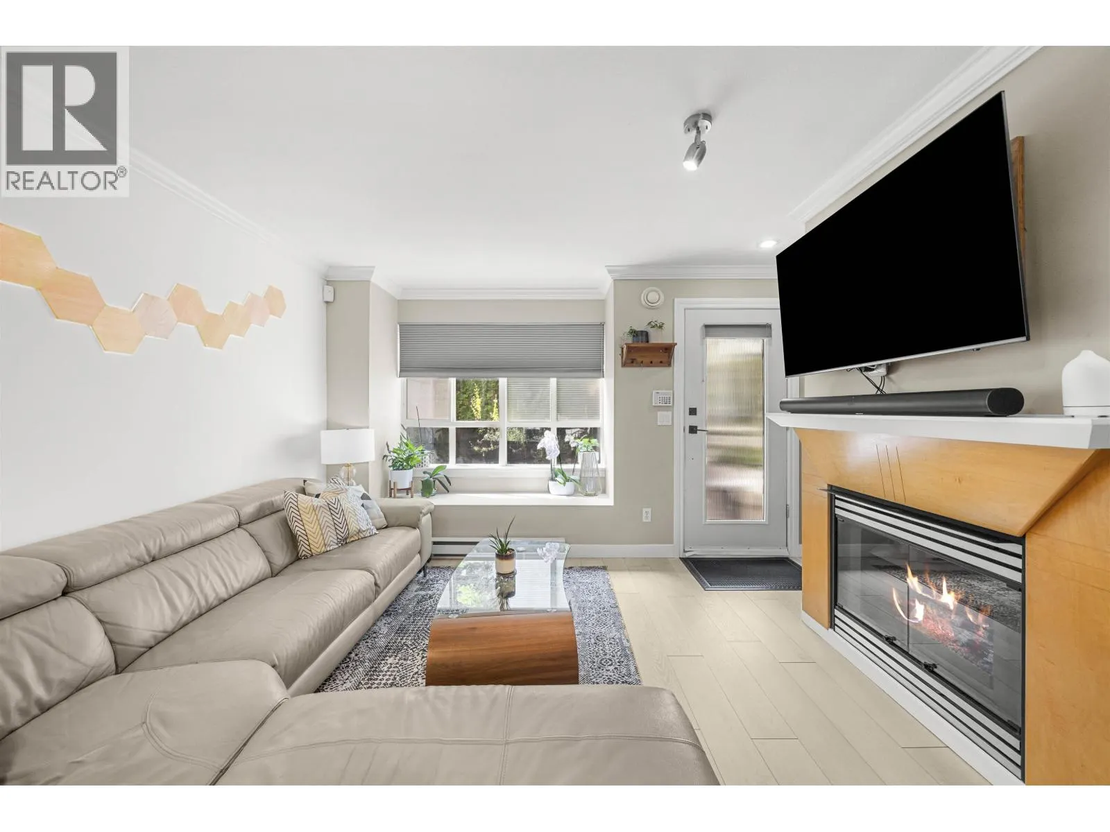 7403 MAGNOLIA TERRACE