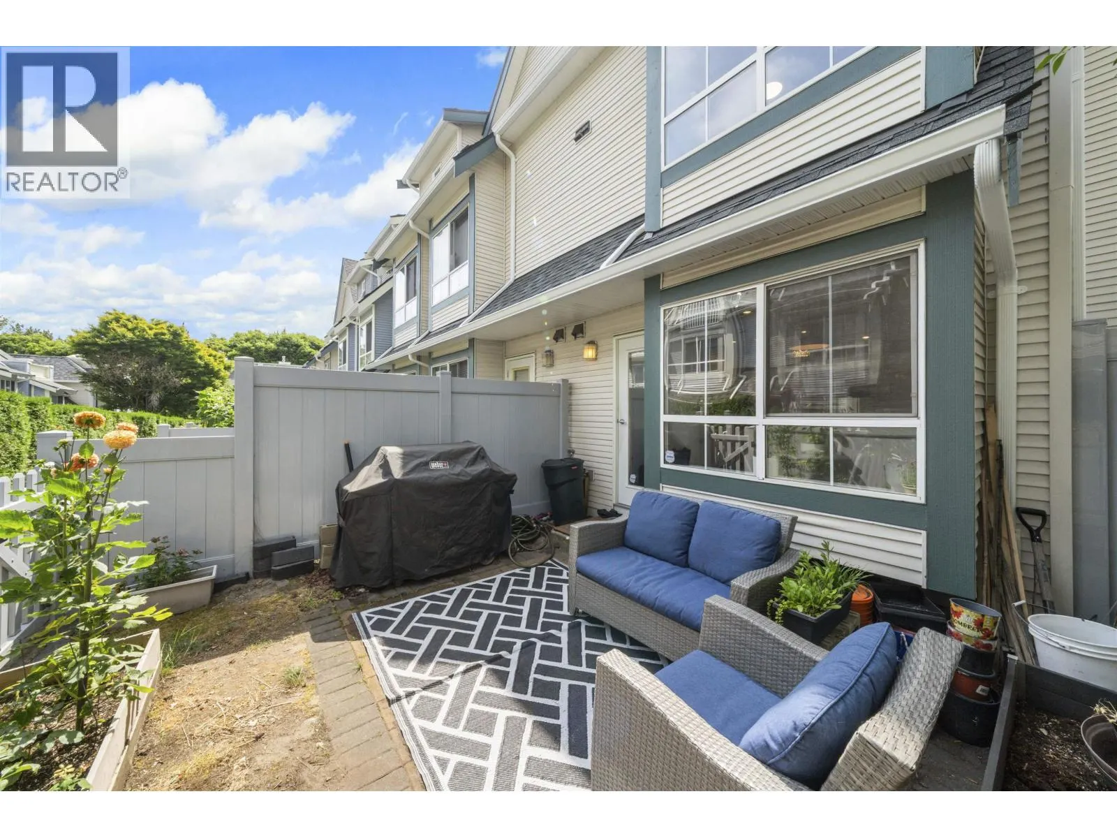 7403 MAGNOLIA TERRACE