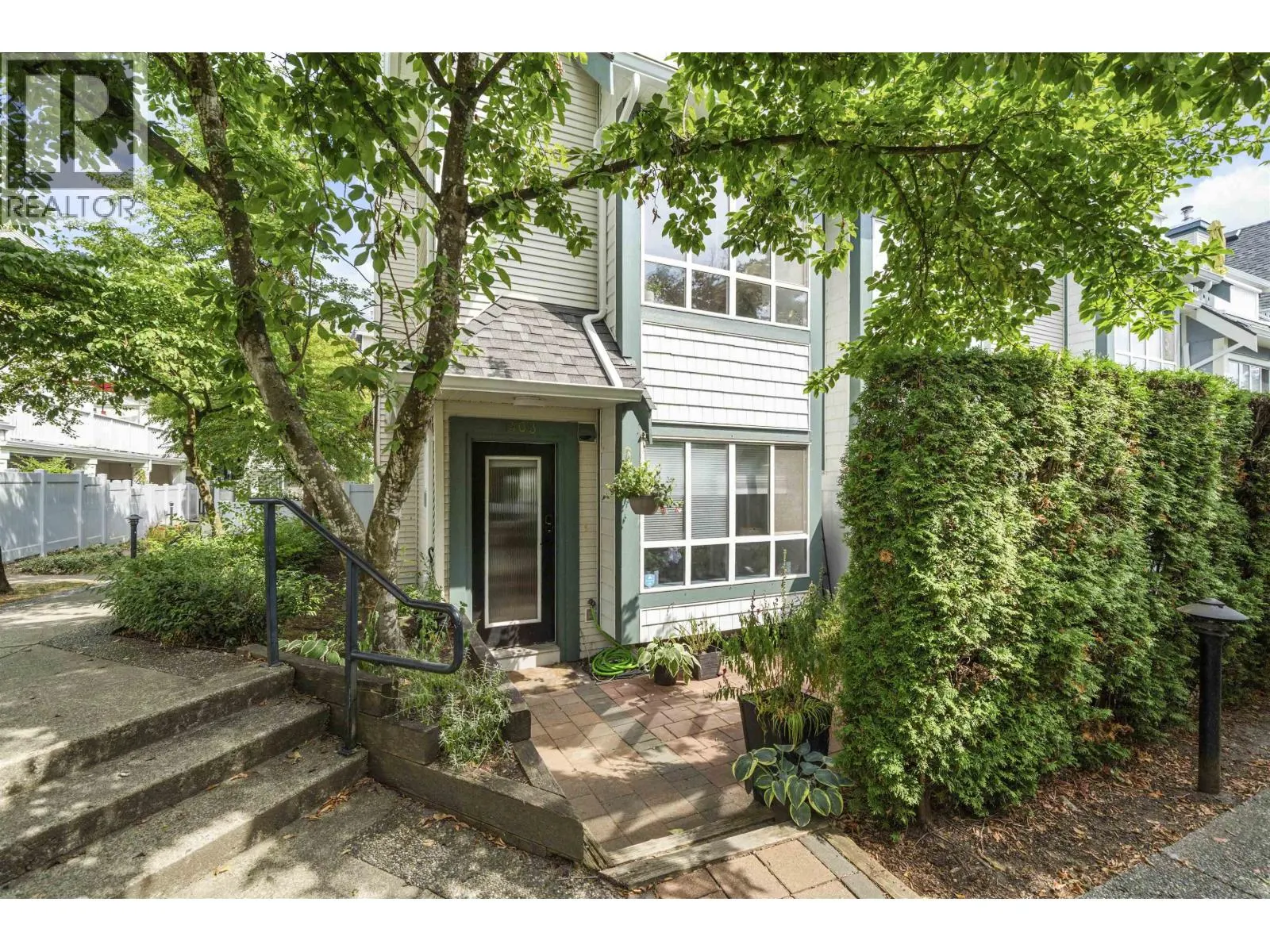 7403 MAGNOLIA TERRACE