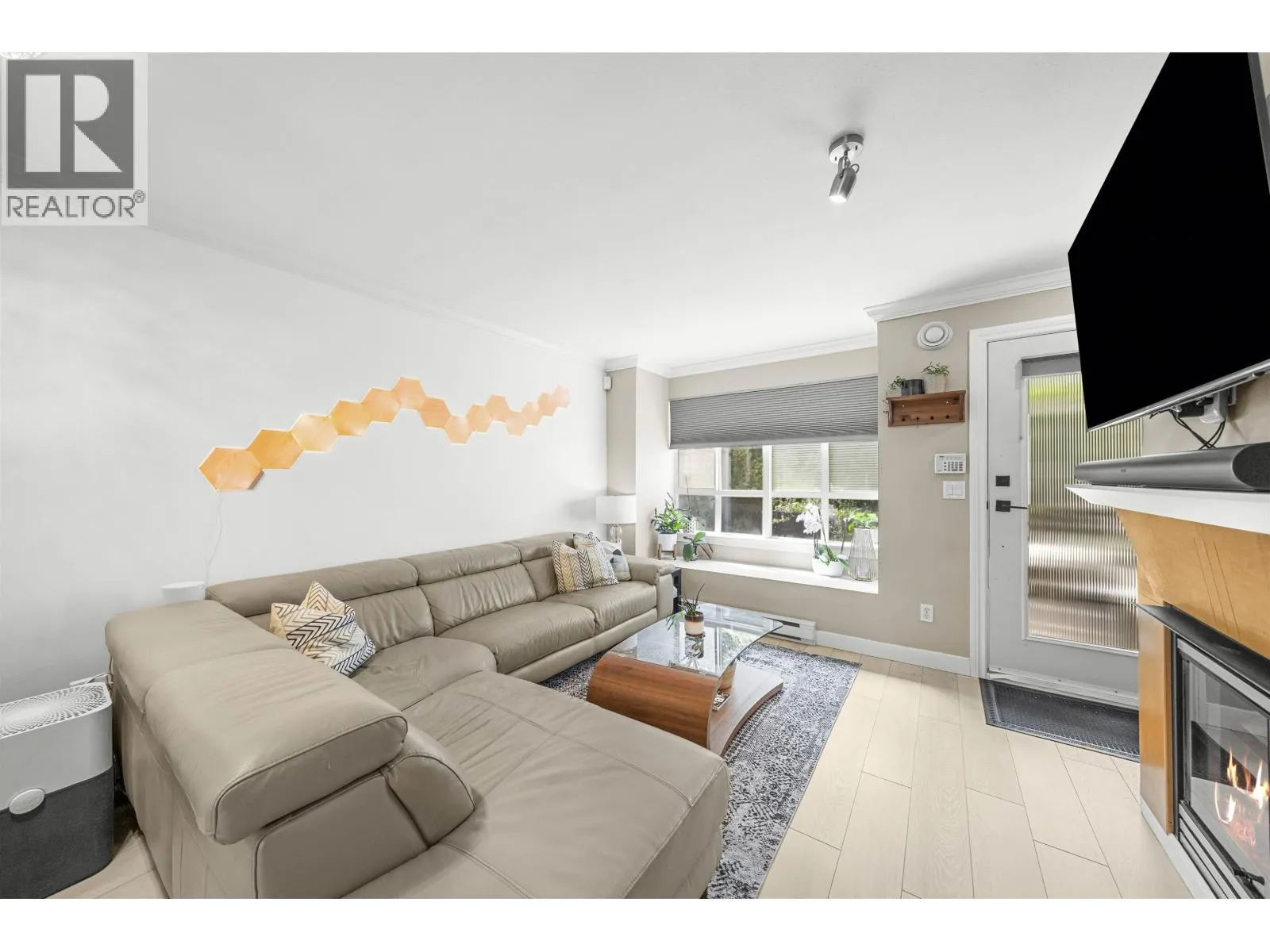 7403 MAGNOLIA TERRACE