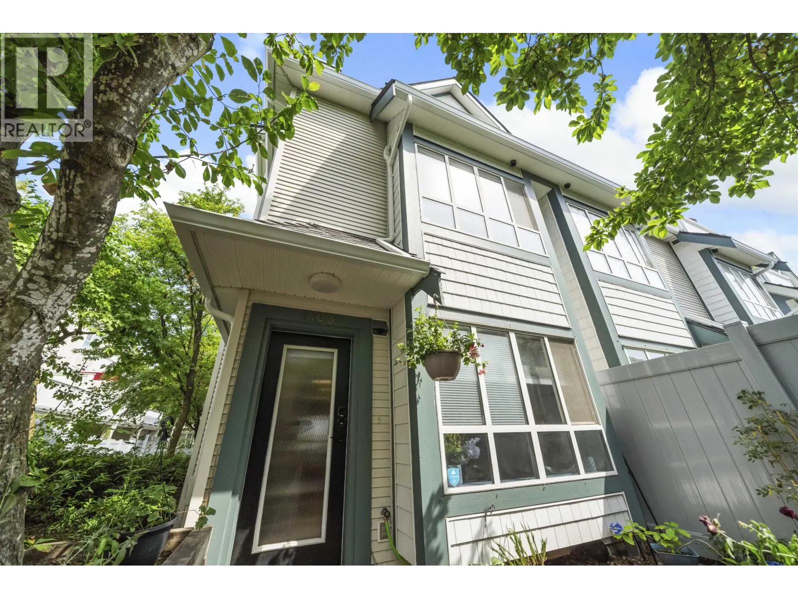 7403 MAGNOLIA TERRACE