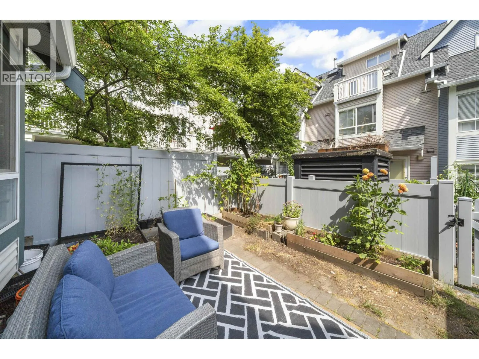 7403 MAGNOLIA TERRACE
