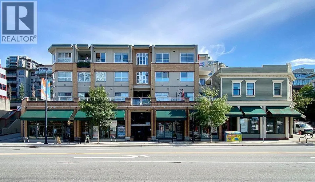 411 108 W ESPLANADE