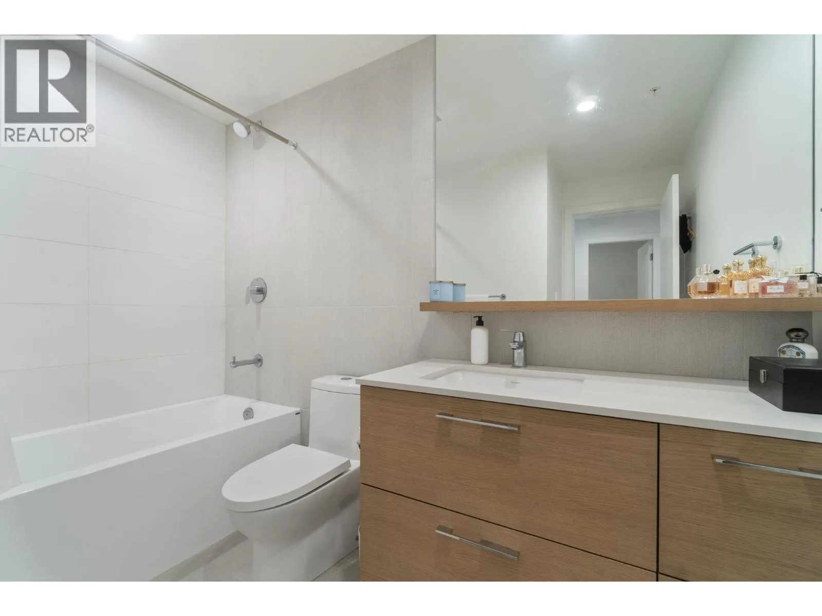 2103 2181 MADISON AVENUE