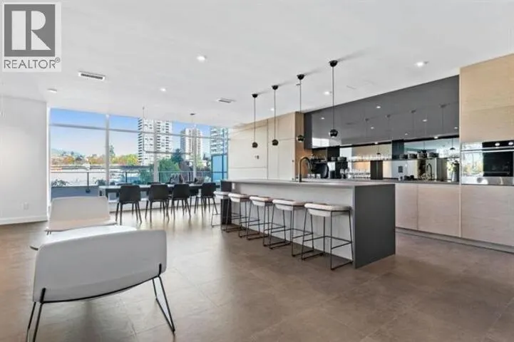2103 2181 MADISON AVENUE