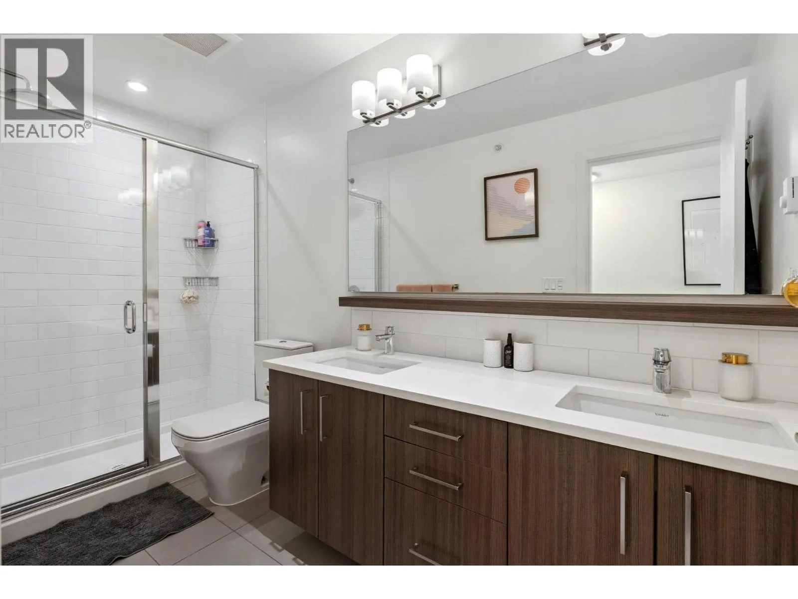 8 433 SEYMOUR RIVER PLACE