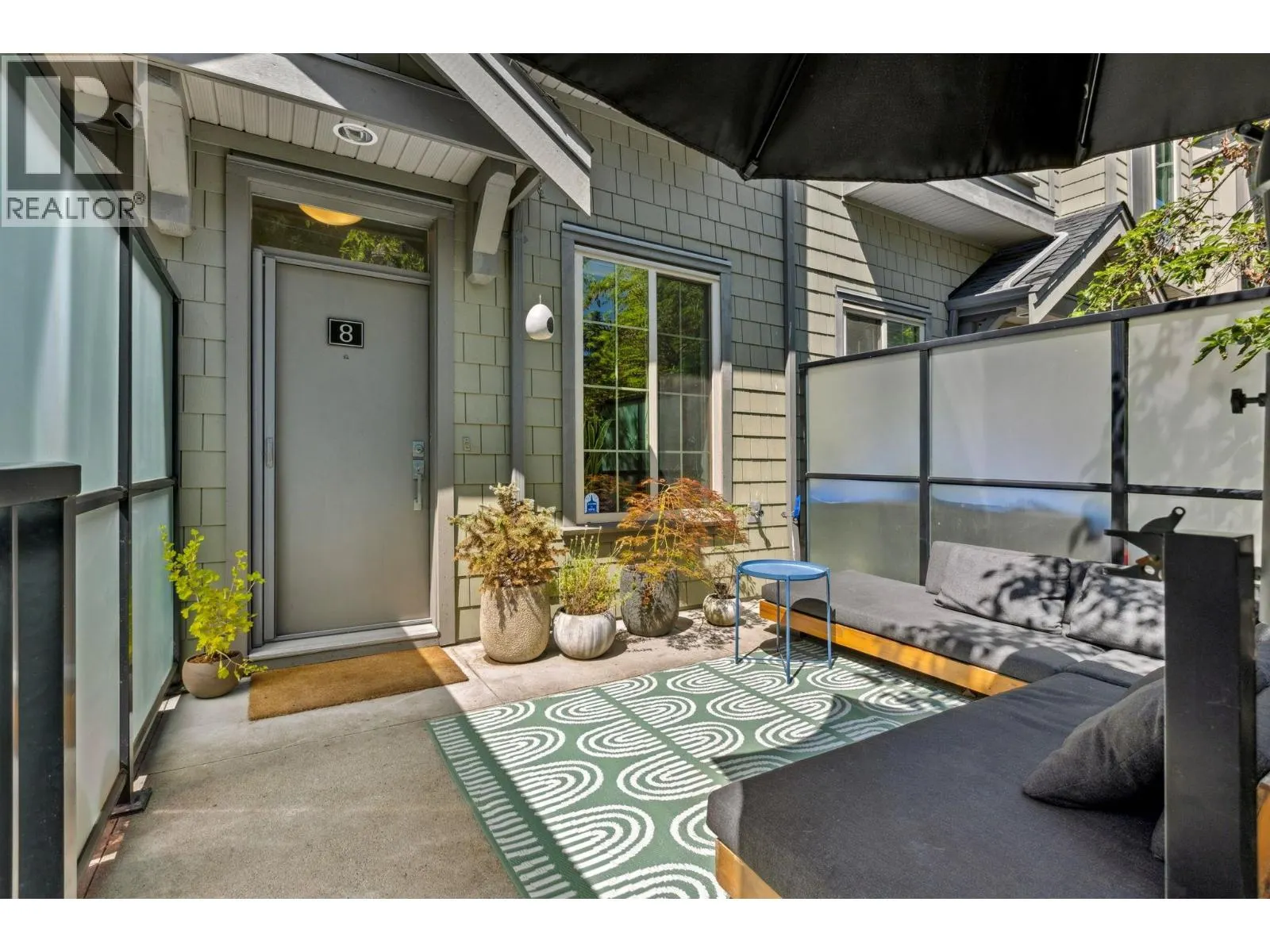 8 433 SEYMOUR RIVER PLACE