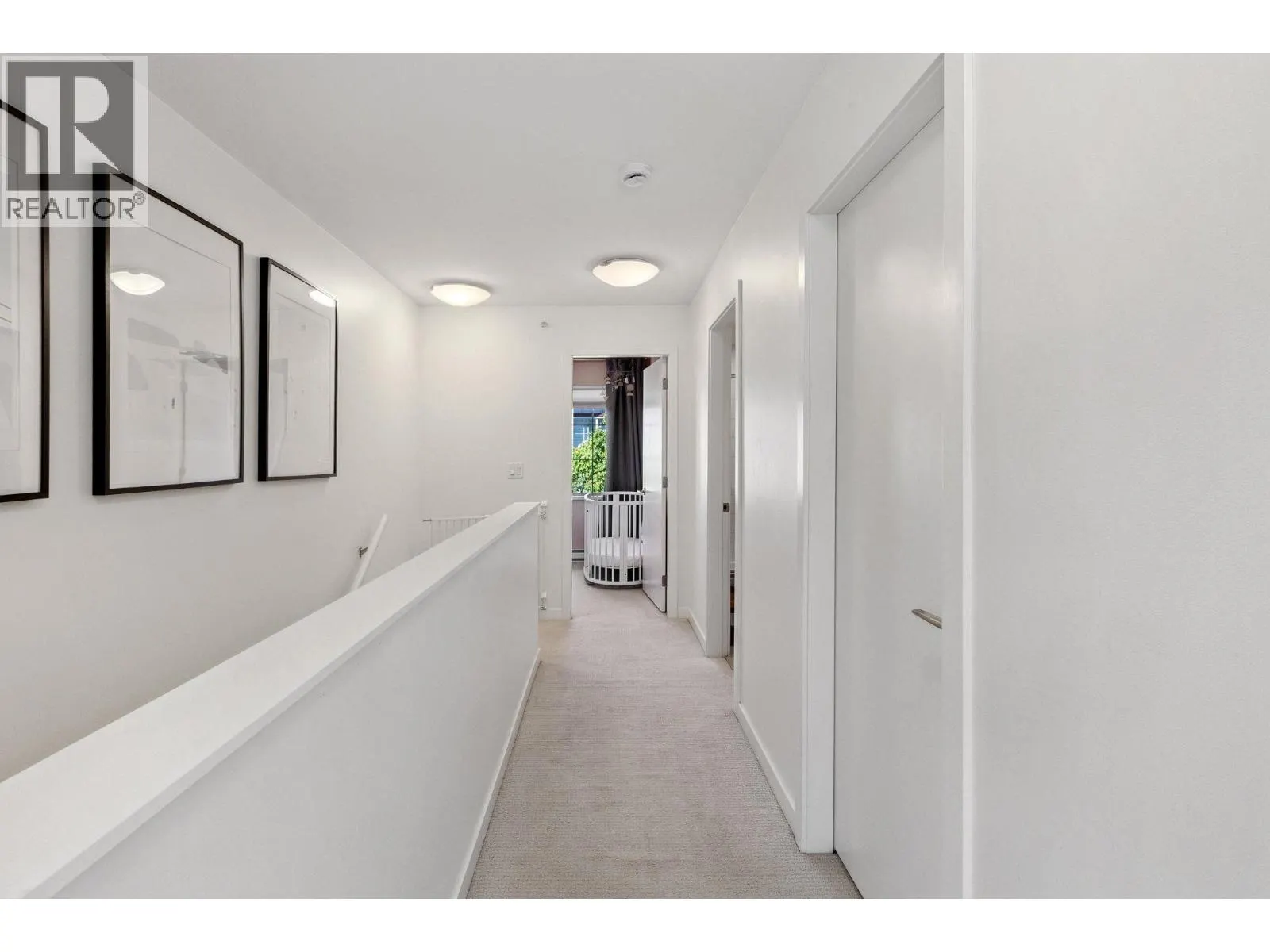 8 433 SEYMOUR RIVER PLACE