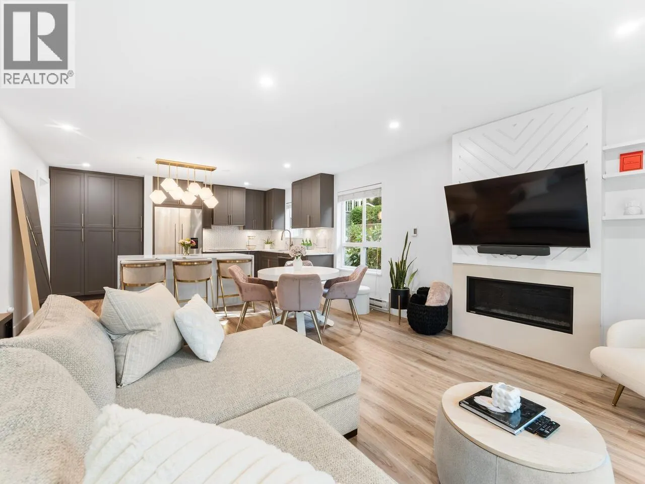 848 W 16TH STREET