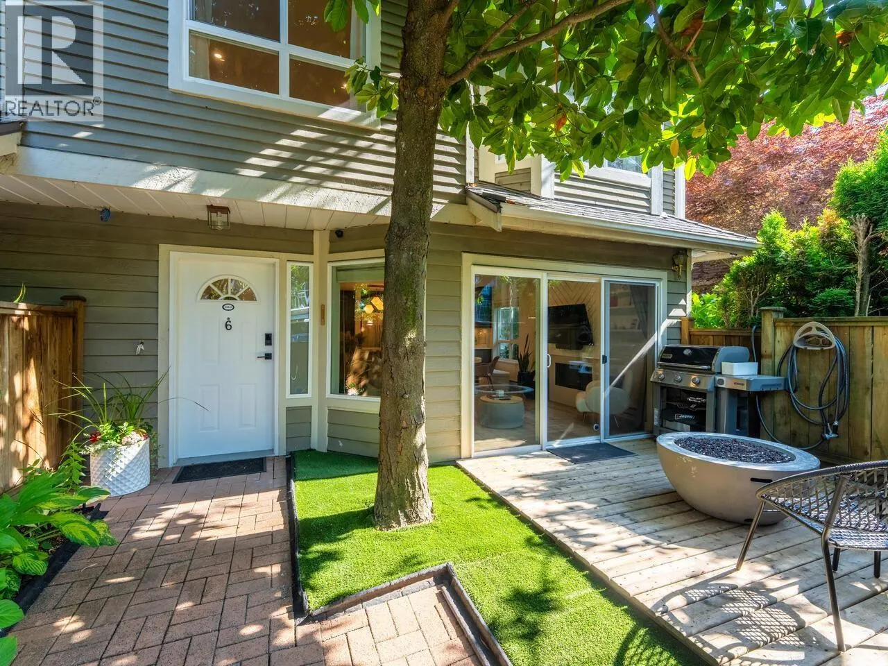 848 W 16TH STREET
