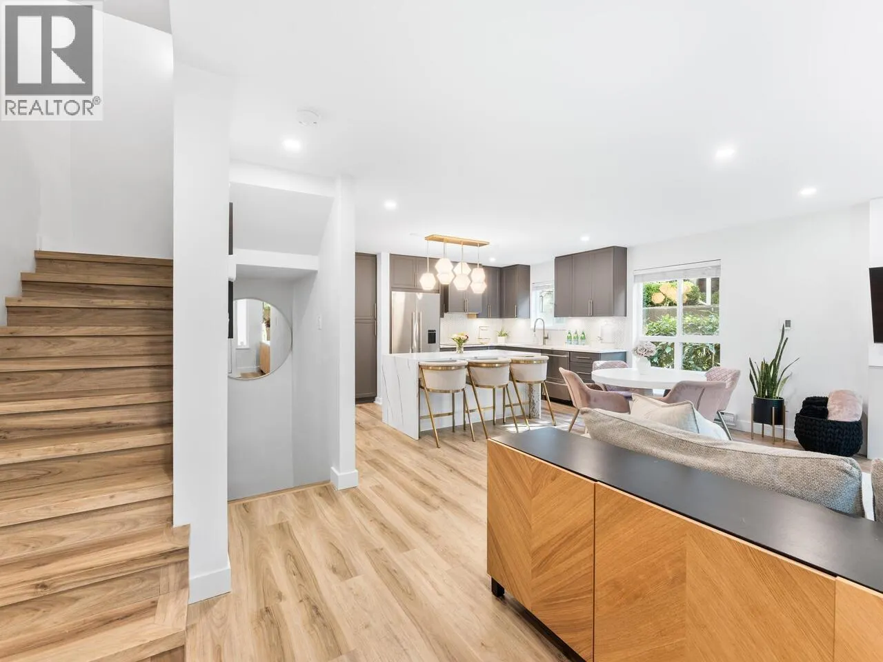 848 W 16TH STREET