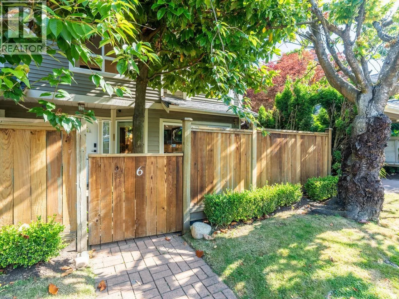 848 W 16TH STREET