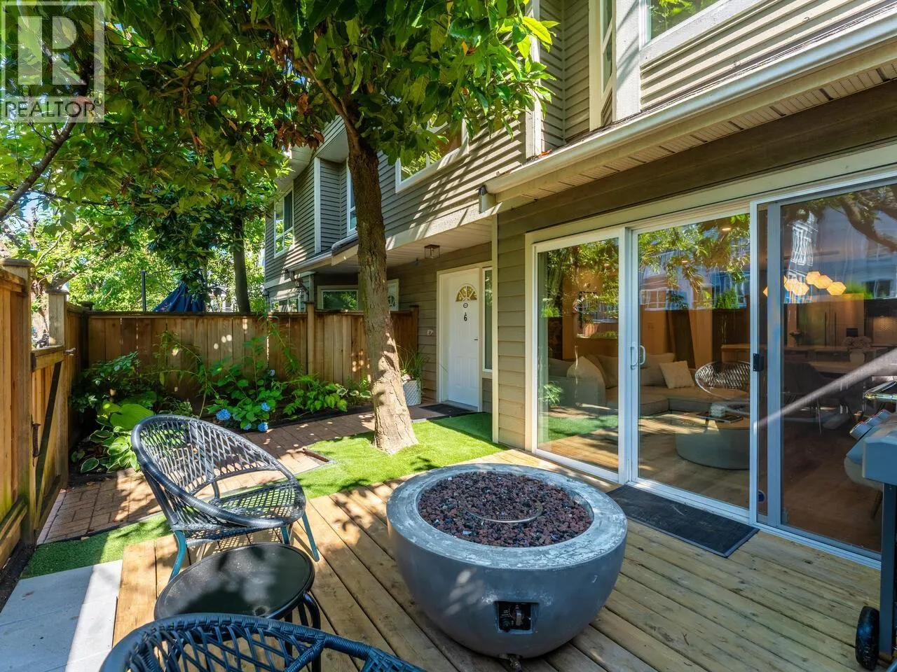 848 W 16TH STREET