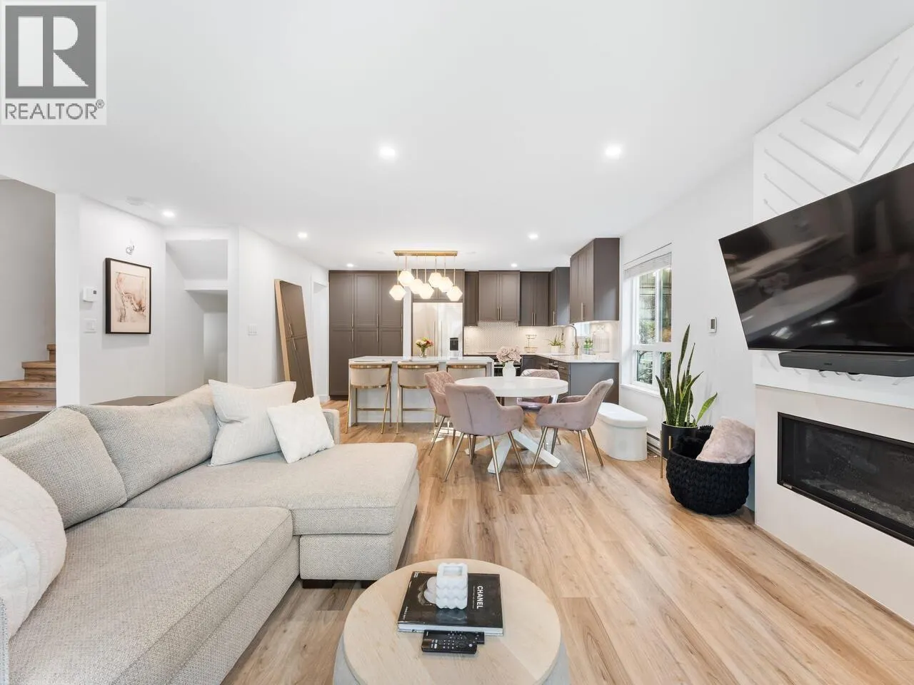 848 W 16TH STREET