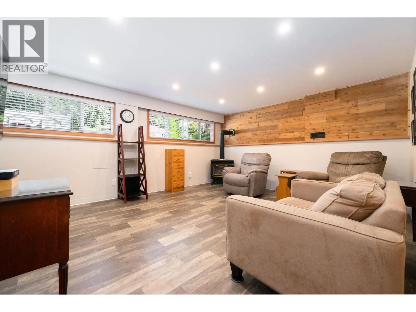 2573 KILMARNOCK CRESCENT