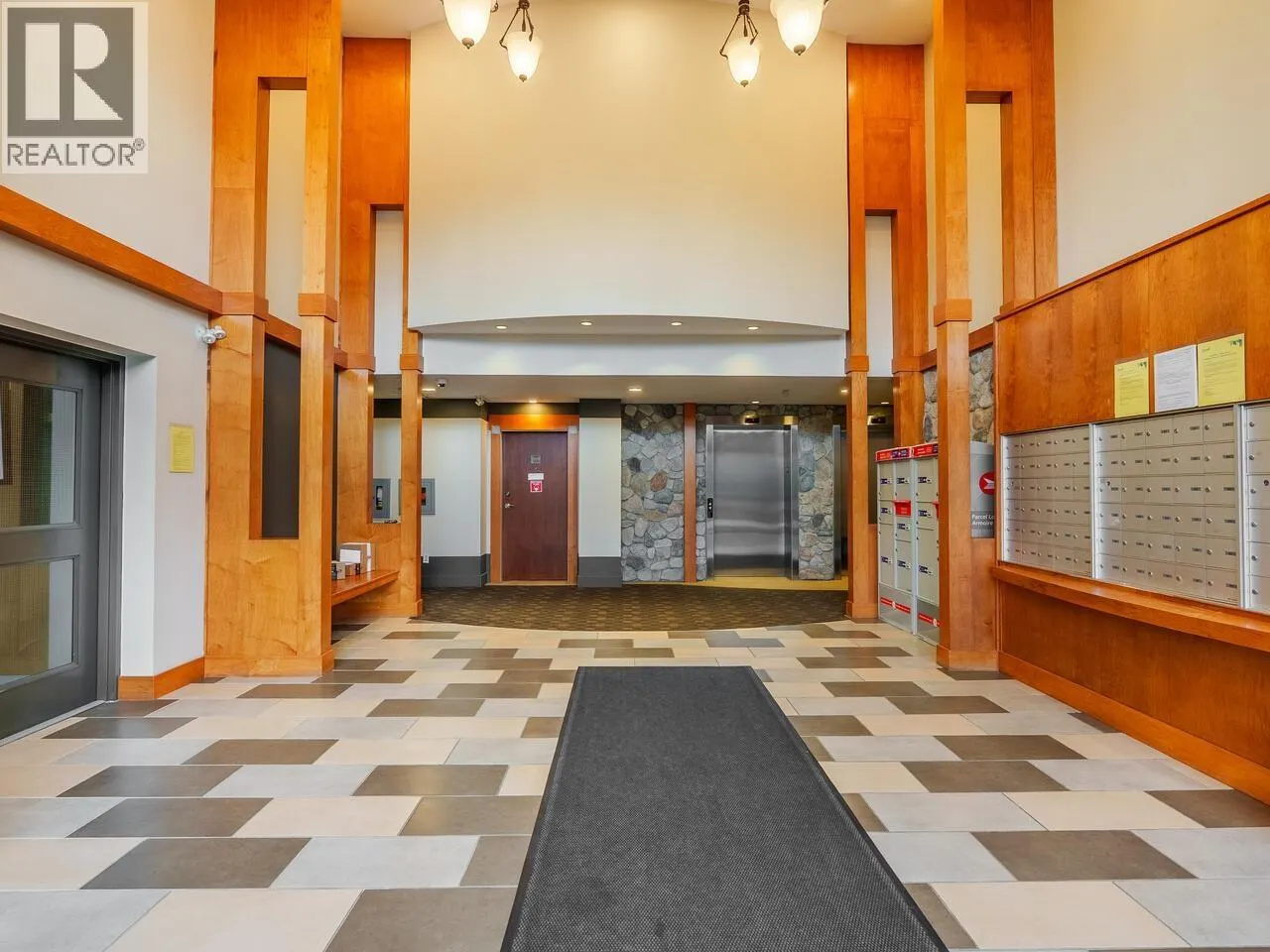 105 100 CAPILANO ROAD