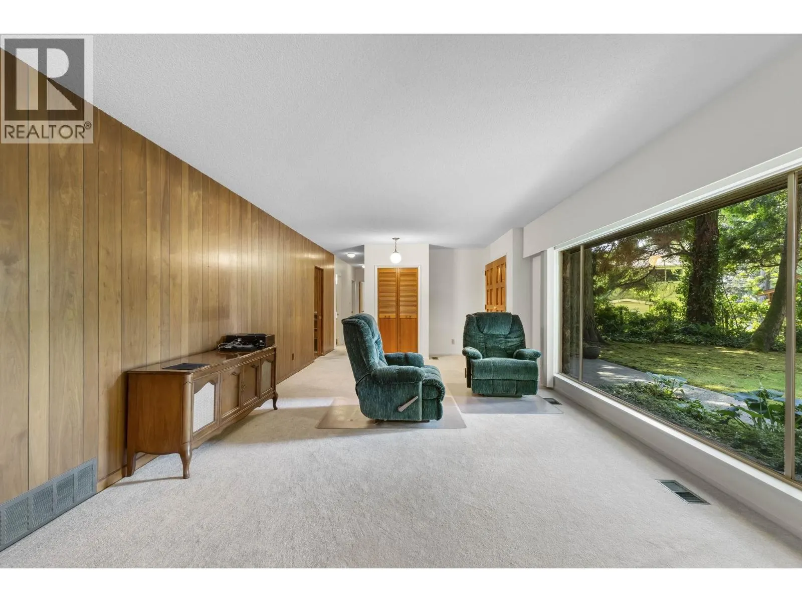 1004 PACIFIC DRIVE