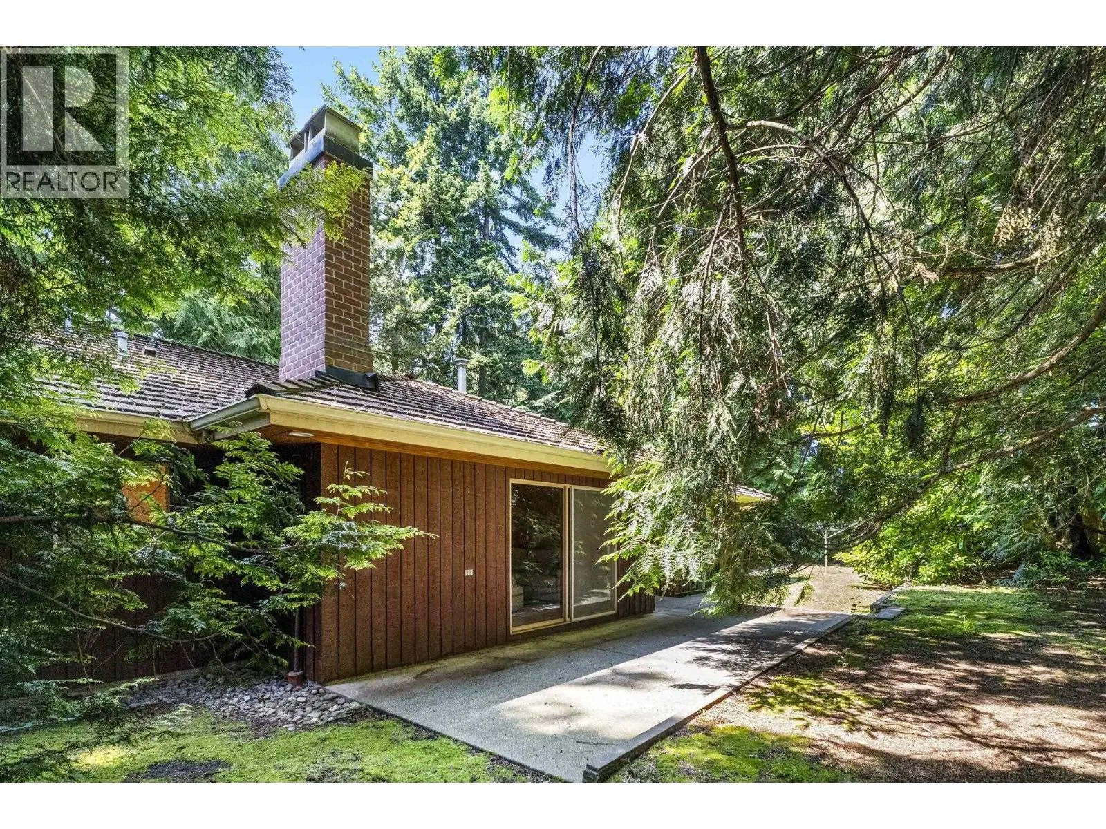 1004 PACIFIC DRIVE