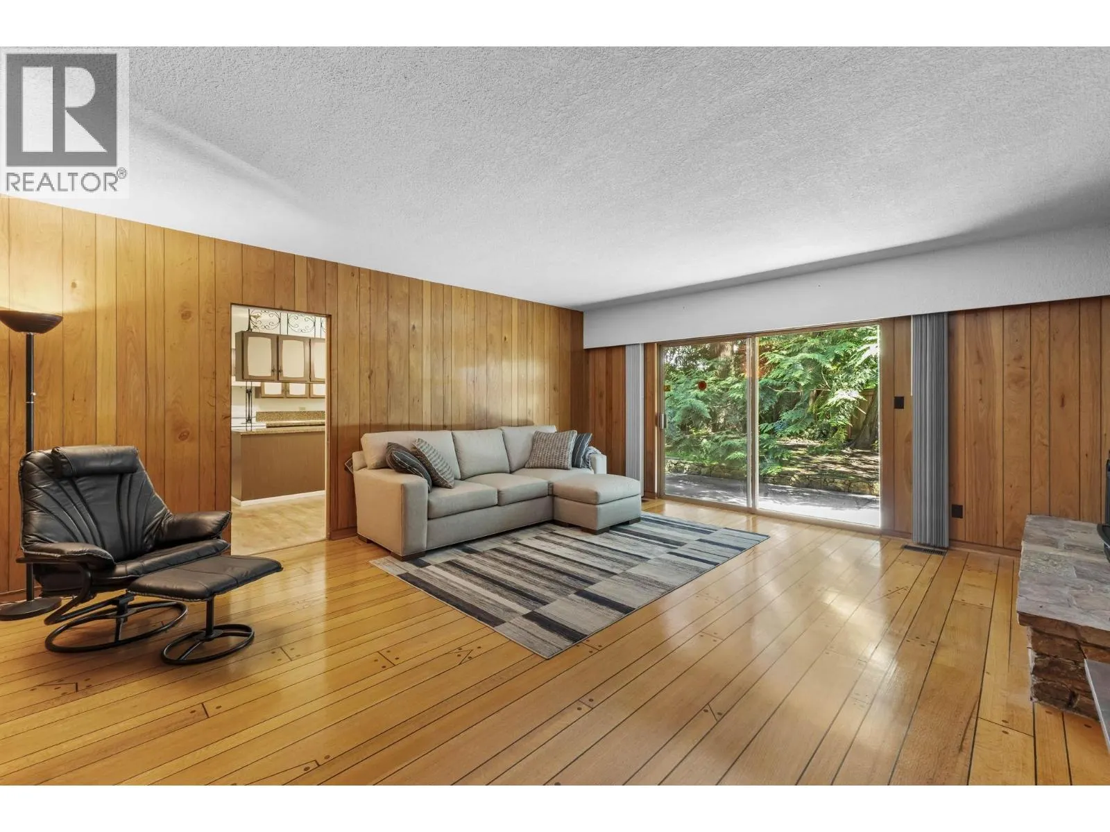 1004 PACIFIC DRIVE
