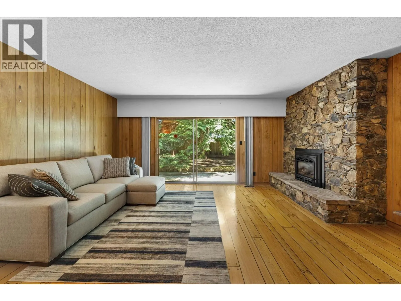 1004 PACIFIC DRIVE