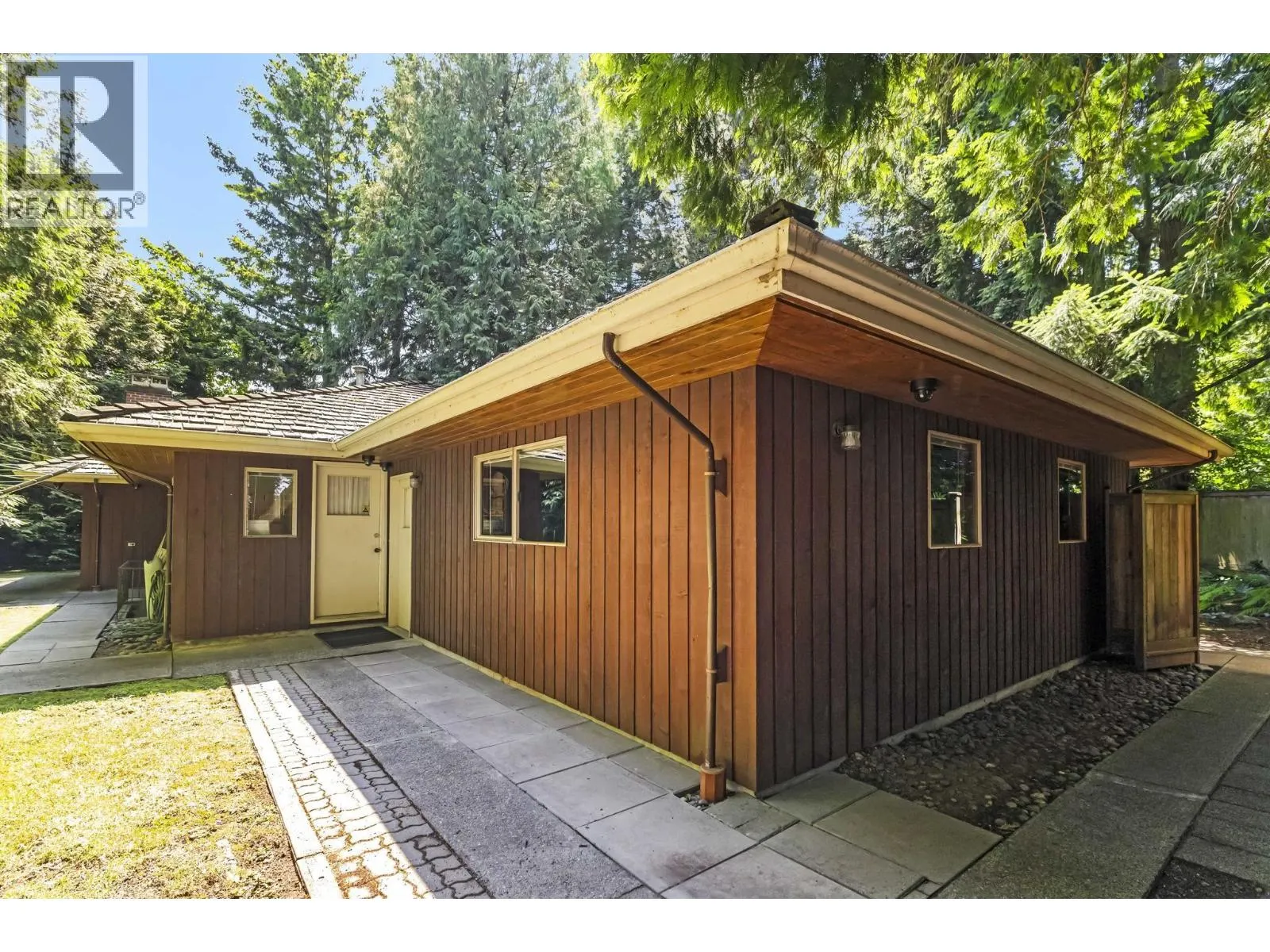 1004 PACIFIC DRIVE