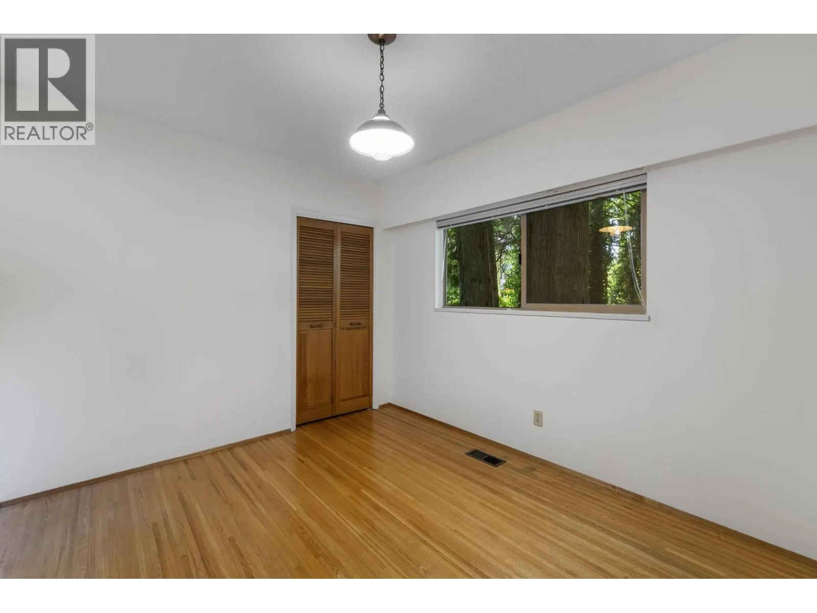 1004 PACIFIC DRIVE