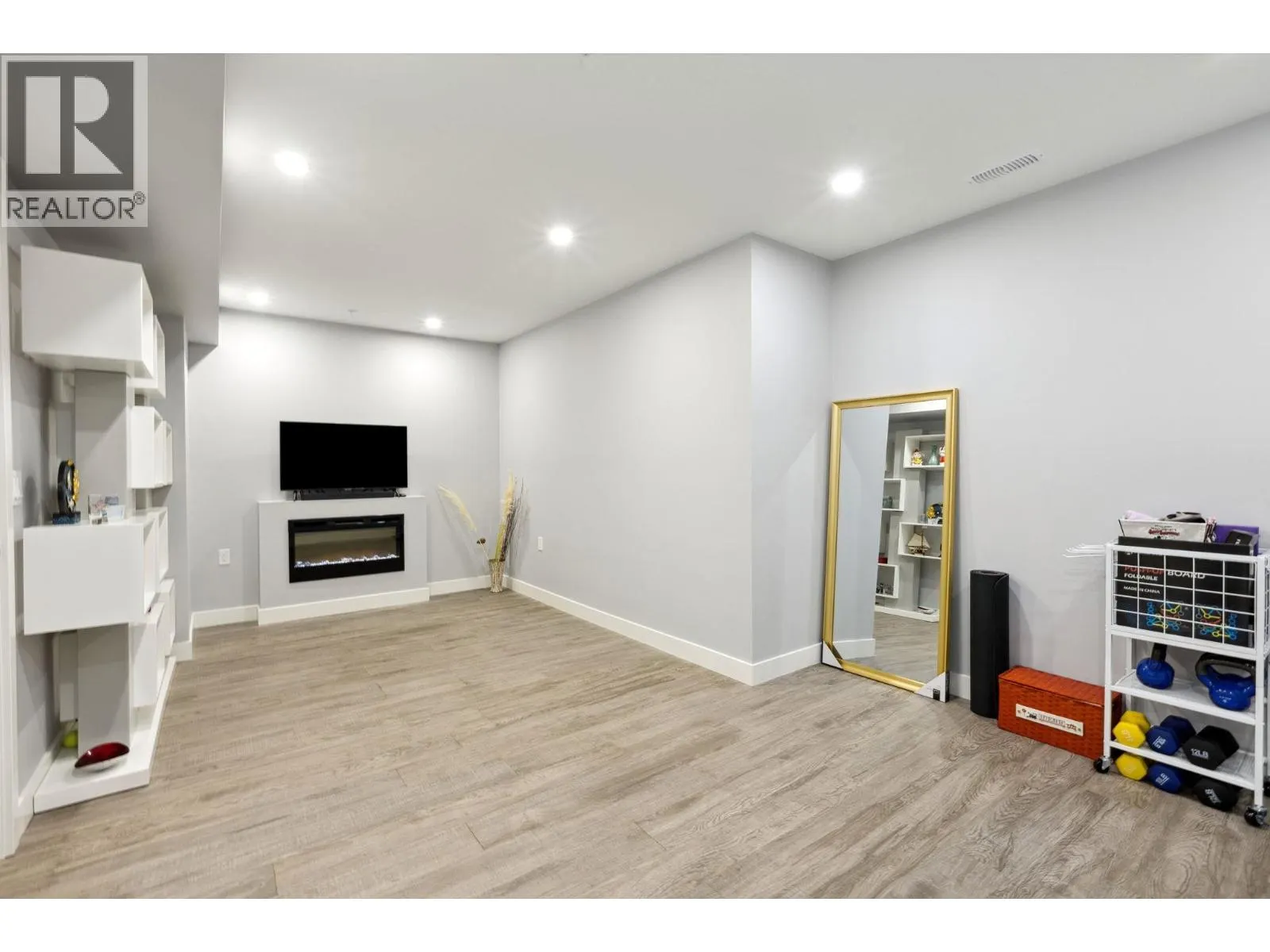4684 CAPILANO ROAD