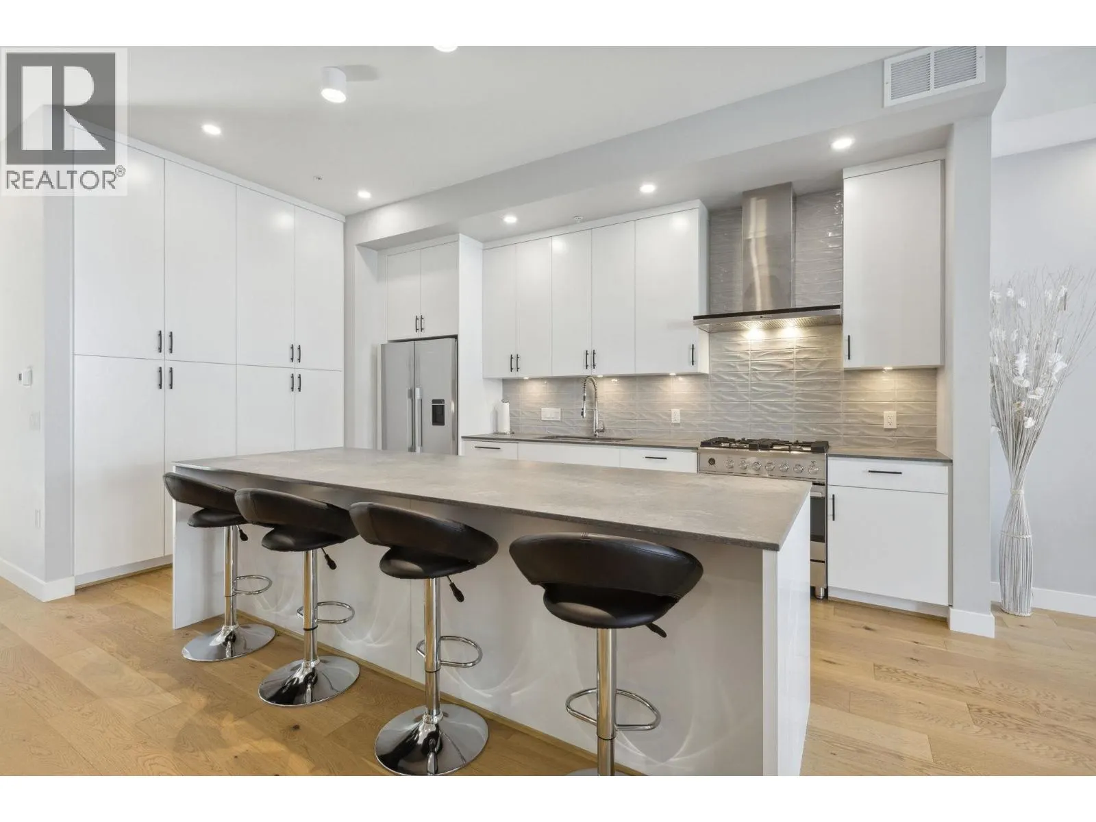 4684 CAPILANO ROAD