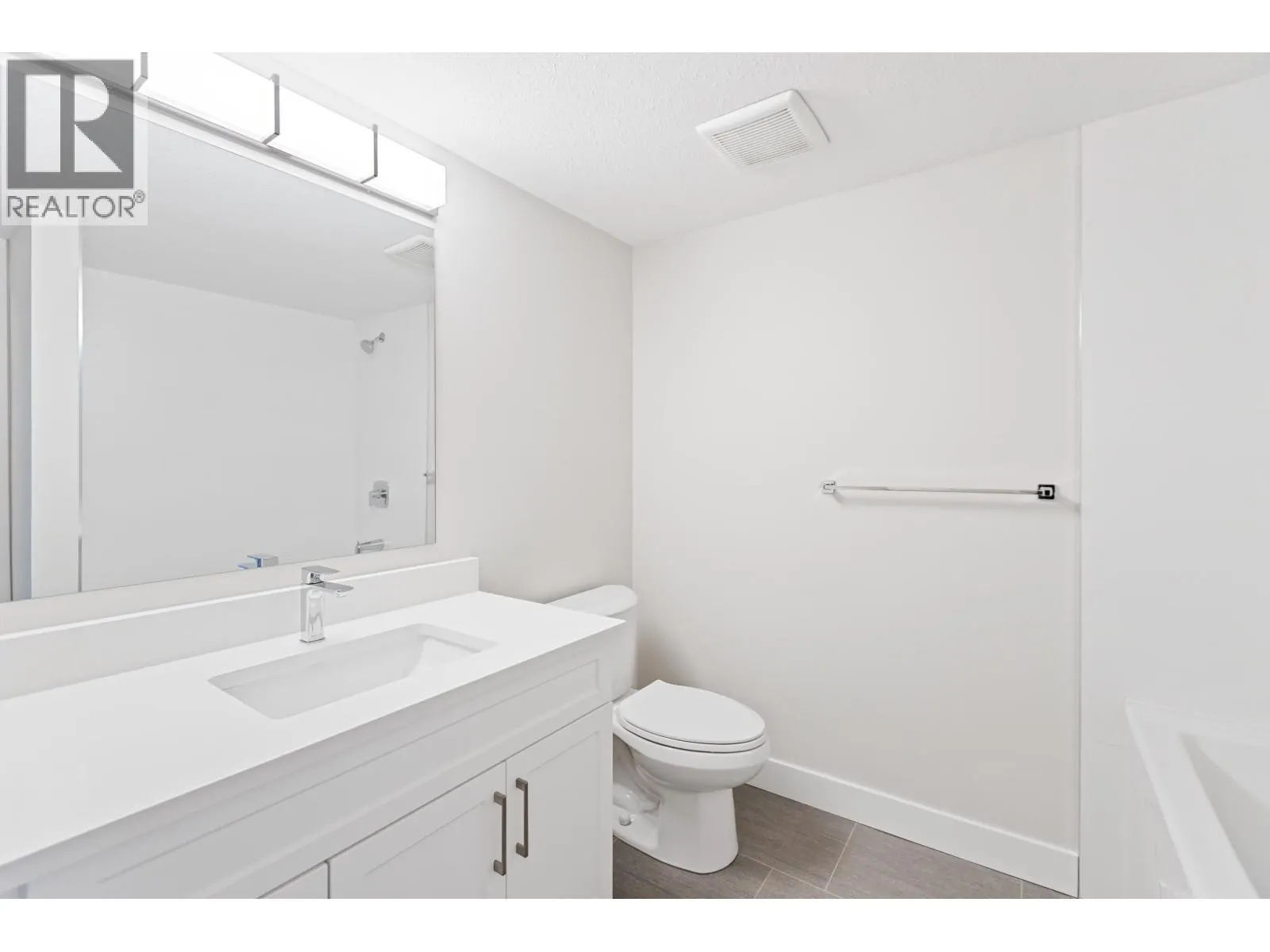 225 22611 116 AVENUE