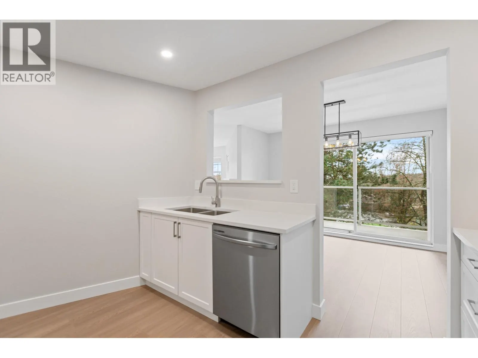 225 22611 116 AVENUE