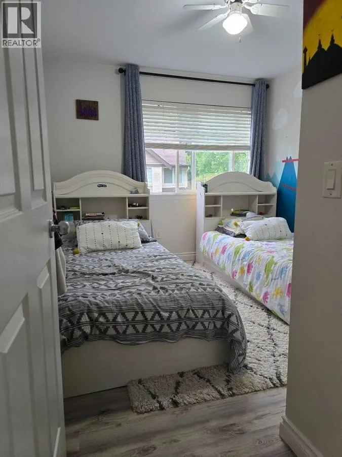 16 23233 KANAKA WAY
