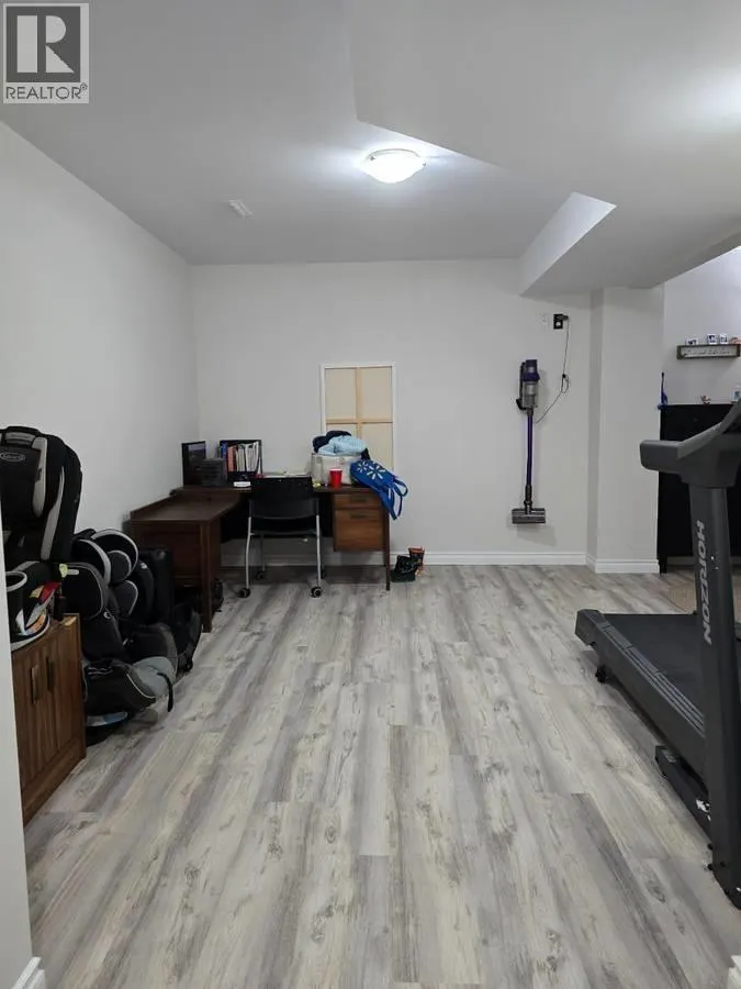 16 23233 KANAKA WAY