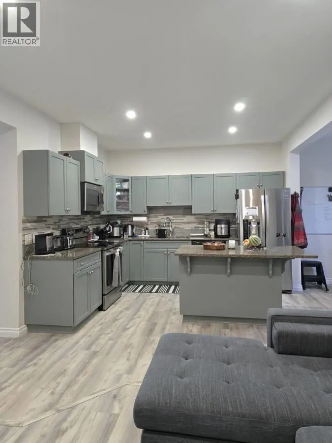 16 23233 KANAKA WAY