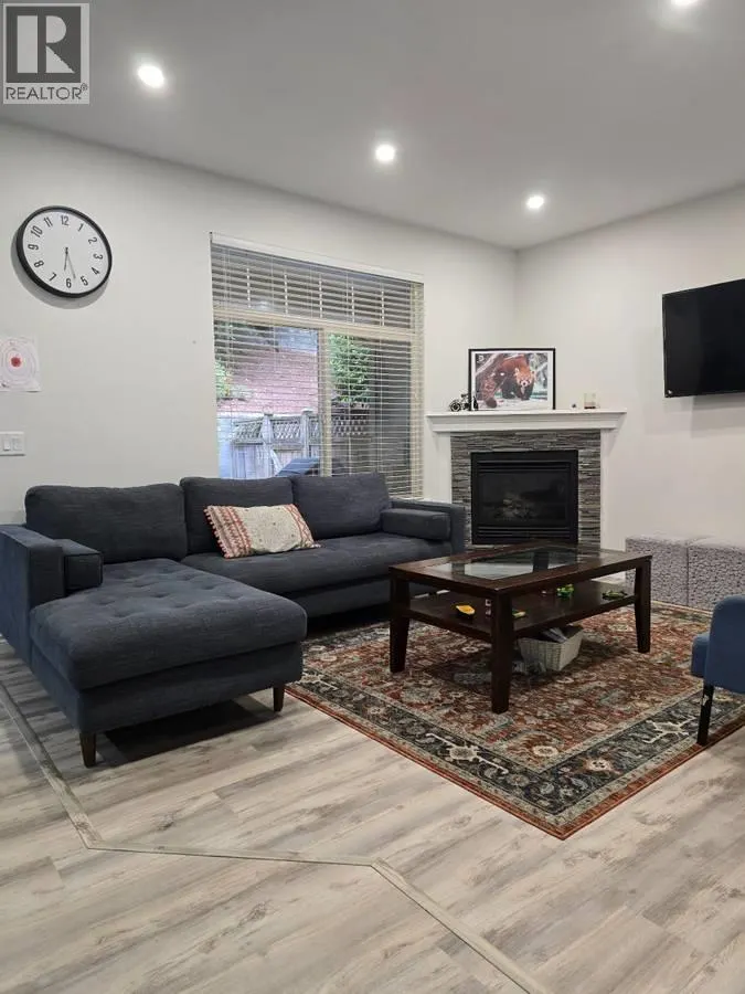 16 23233 KANAKA WAY